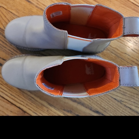 Sorel Joan Now Chelsea Boot Size 11 in Honest Beige, Gum - Picture 9 of 15
